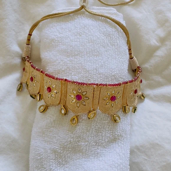 Brand new antique gold plated Indian Pakistani kundan Gold & Pink Necklace Set